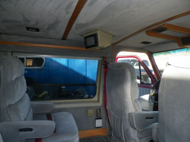 1989 Red Ford E-Series Van
