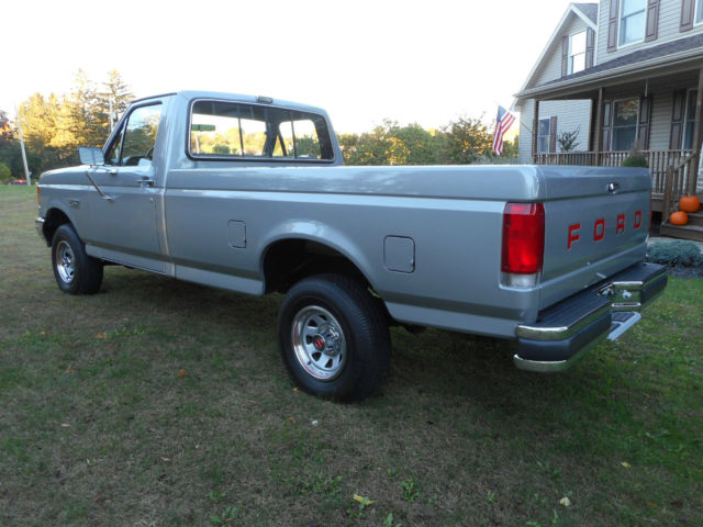 1989 Silver Ford F-150 Regular Cab