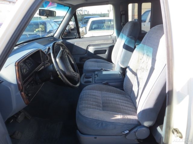 1989 White Ford F-150