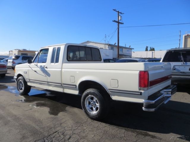 1989 White Ford F-150
