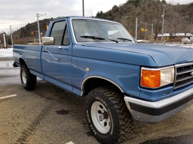 1989 Blue Ford F-150 Standard Cab Pickup
