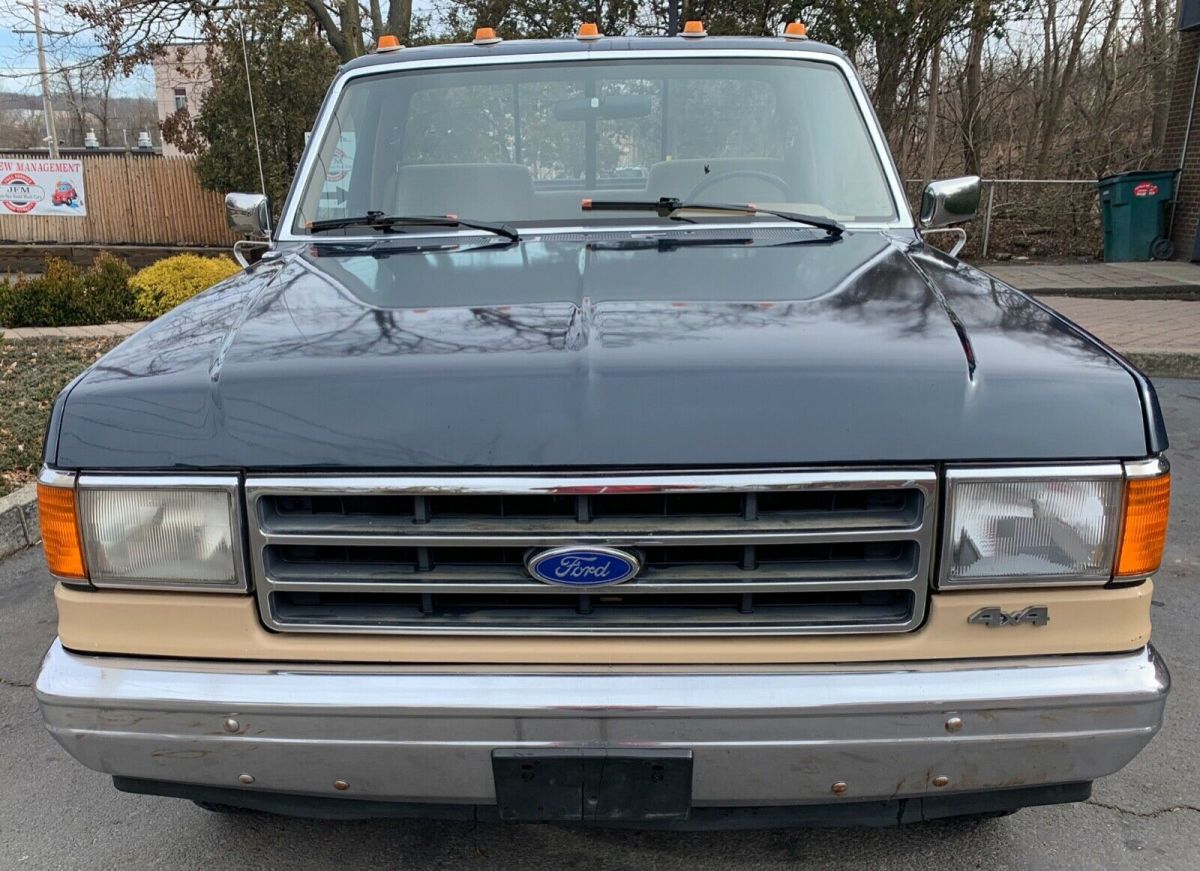 1989 Ford F-150 Standard Cab Pickup