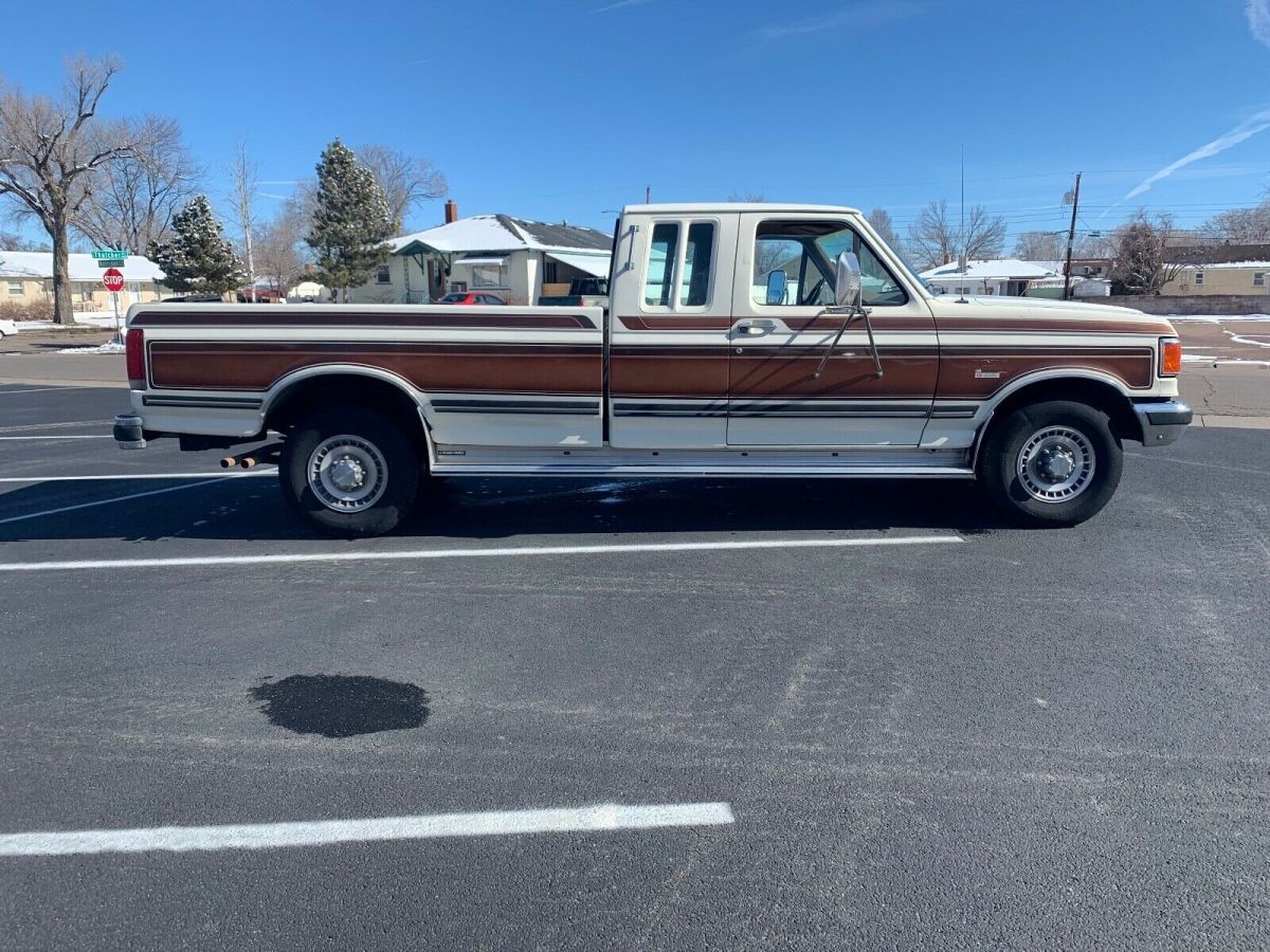 1989 Brown Ford F-250 Extended Cab Pickup
