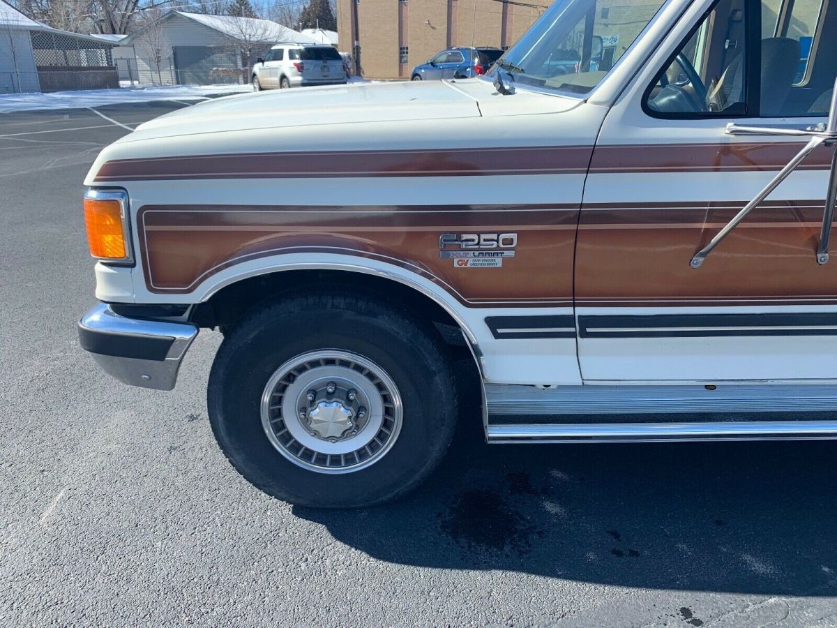 1989 Brown Ford F-250 Extended Cab Pickup