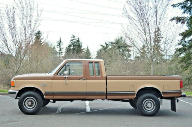 1989 Brown Ford F-250 Extended Cab Pickup