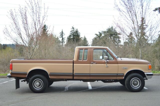 1989 Brown Ford F-250 Extended Cab Pickup