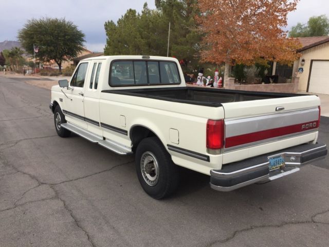 1989 White Ford F-250 Extended Cab Pickup