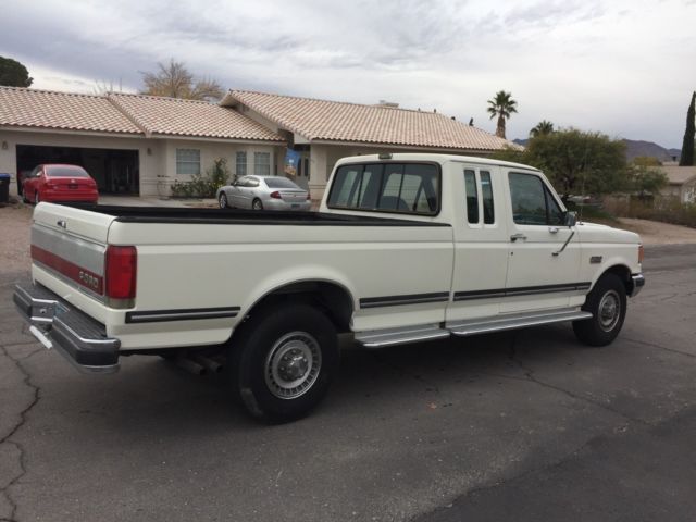 1989 White Ford F-250 Extended Cab Pickup