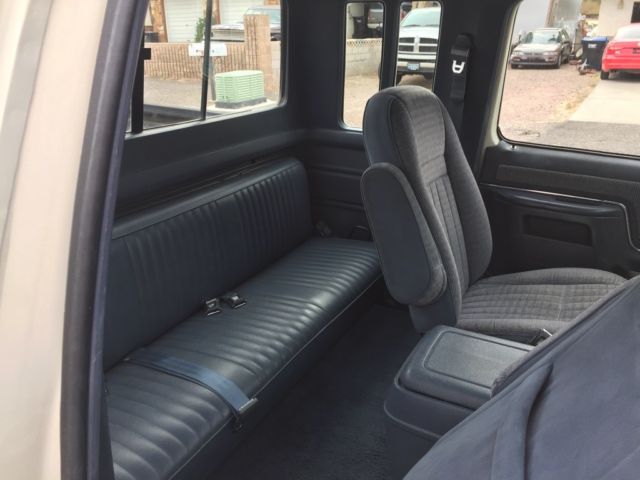 1989 White Ford F-250 Extended Cab Pickup