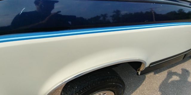 1989 Blue Ford F-350 Standard Cab Pickup