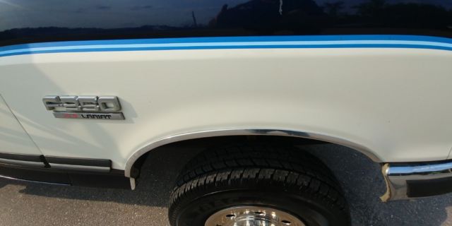 1989 Blue Ford F-350 Standard Cab Pickup