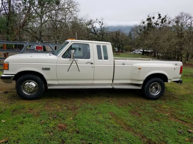 1989 White Ford F-250 Extended Cab Pickup