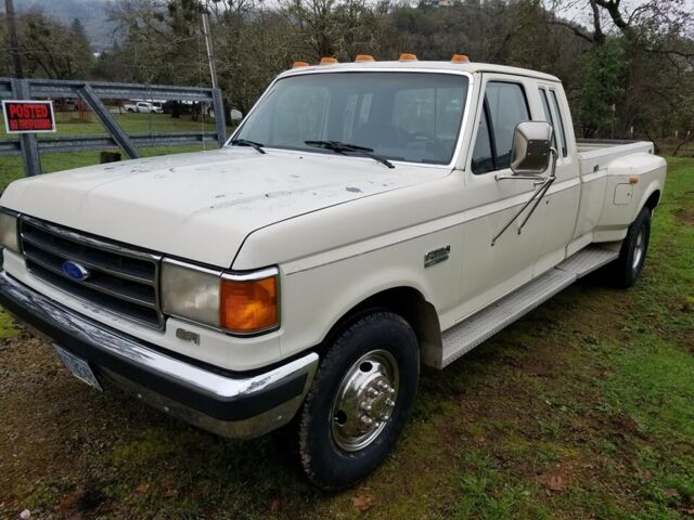 1989 White Ford F-250 Extended Cab Pickup