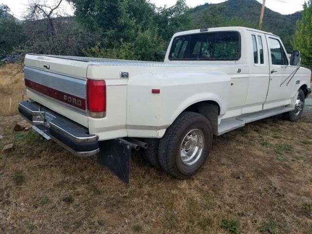1989 White Ford F-250 Extended Cab Pickup