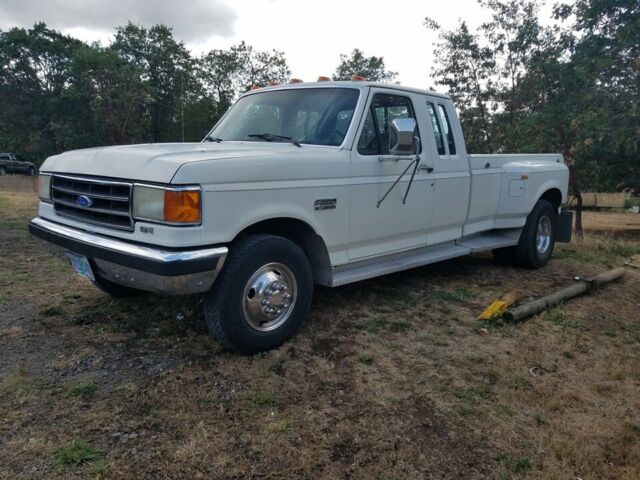1989 White Ford F-250 Extended Cab Pickup