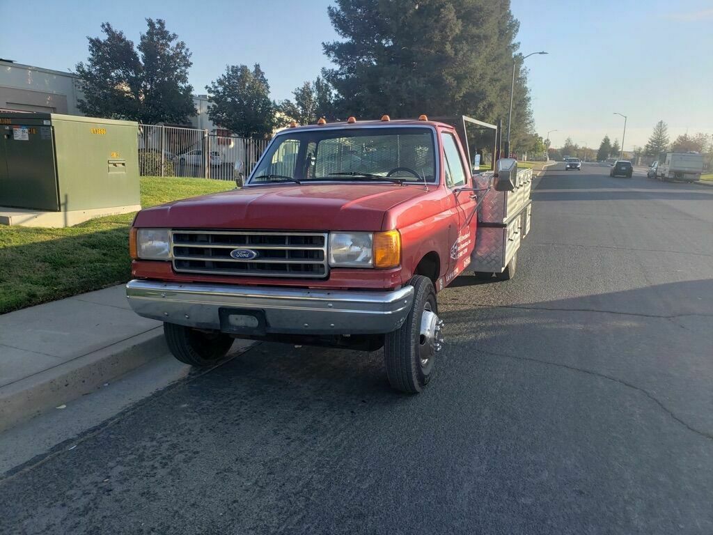 1989 Red Ford F-450 Chassis