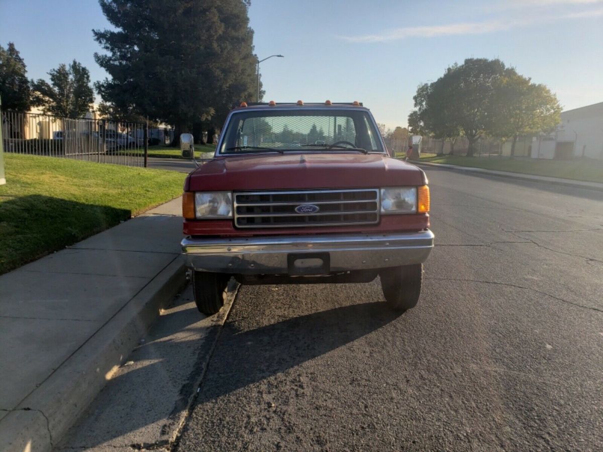 1989 Red Ford F-450 Chassis