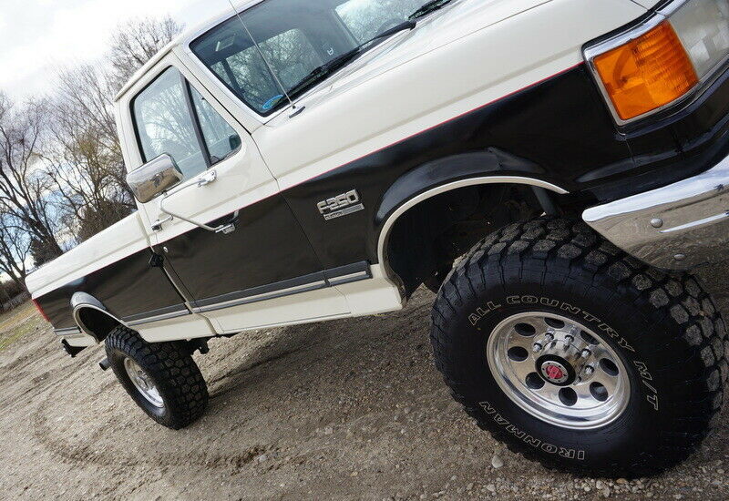 1989 Black & White Ford F-250 Standard Cab Pickup