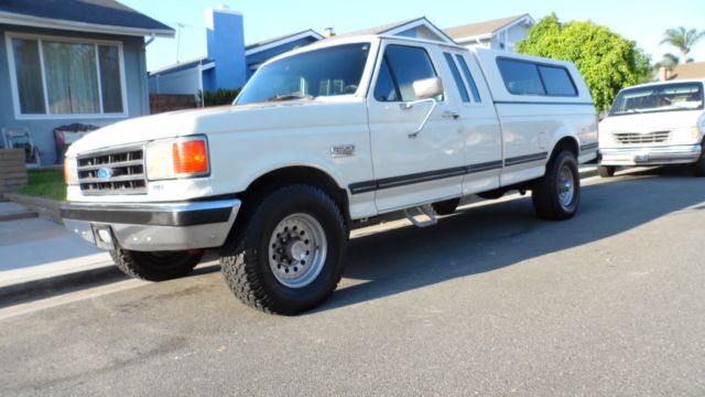 1989 White Ford F-250 Extended Cab Pickup