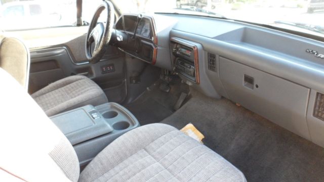 1989 White Ford F-250 Extended Cab Pickup