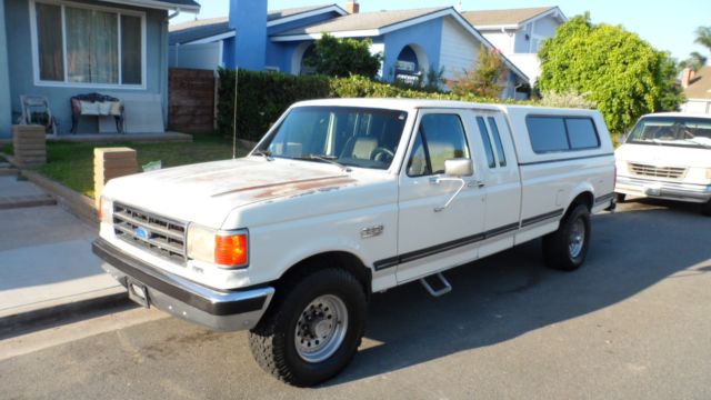 1989 White Ford F-250 Extended Cab Pickup