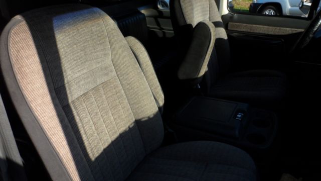 1989 White Ford F-250 Extended Cab Pickup