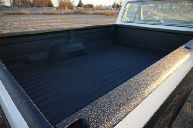 1989 White & Black Ford F-250 Standard Cab Pickup