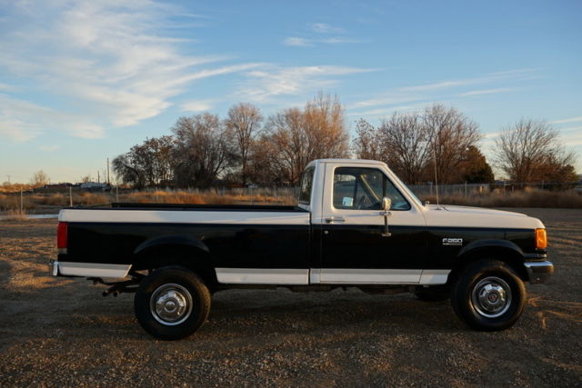 1989 White & Black Ford F-250 Standard Cab Pickup