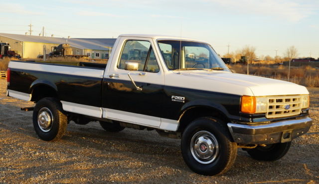 1989 White & Black Ford F-250 Standard Cab Pickup