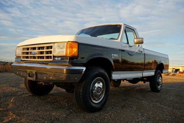 1989 White & Black Ford F-250 Standard Cab Pickup