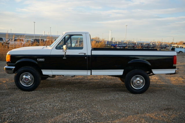 1989 White & Black Ford F-250 Standard Cab Pickup