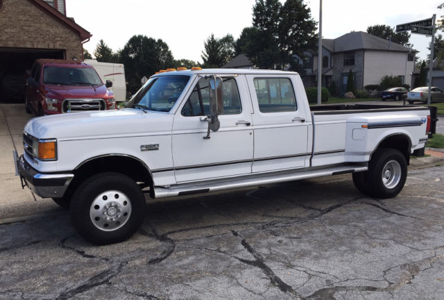 1989 White Ford F-350 Crew Cab Pickup