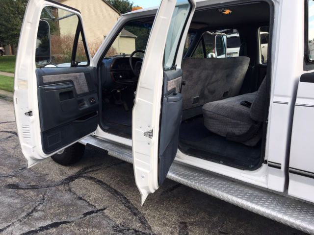 1989 White Ford F-350 Crew Cab Pickup