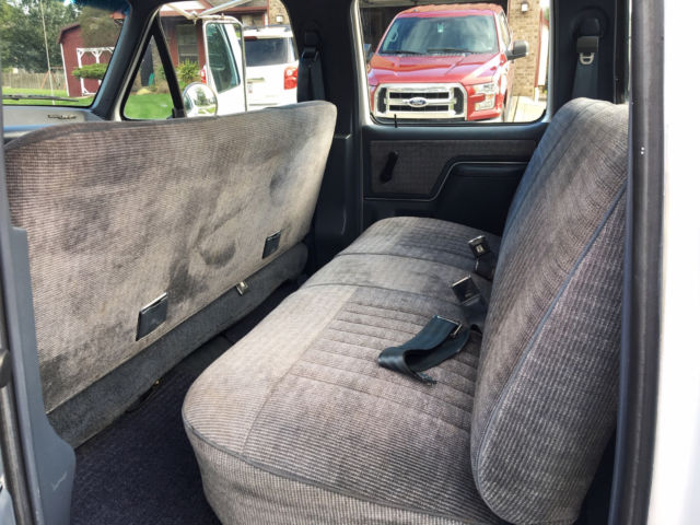 1989 White Ford F-350 Crew Cab Pickup