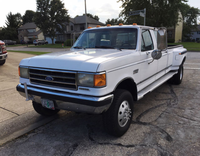1989 White Ford F-350 Crew Cab Pickup