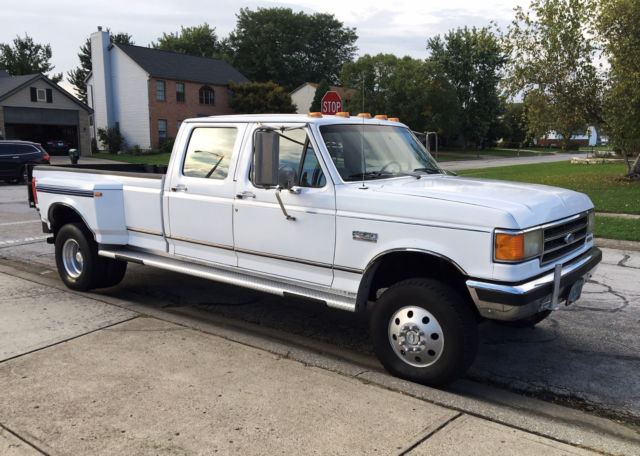 1989 White Ford F-350 Crew Cab Pickup