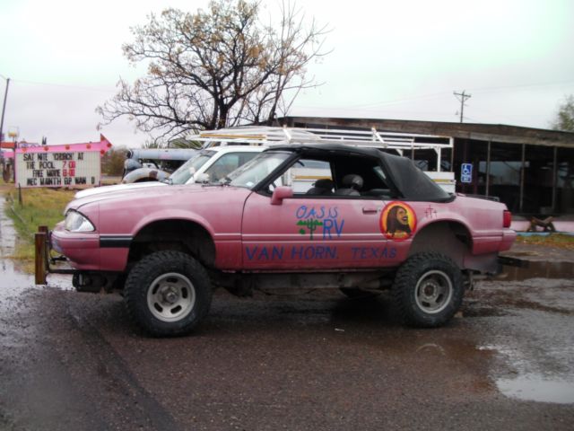 1989 poor pink Ford Mustang