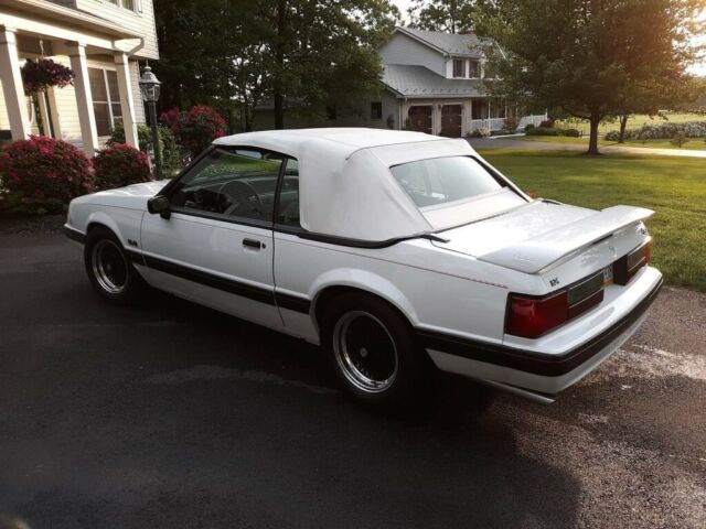 1989 White Ford Mustang Convertible