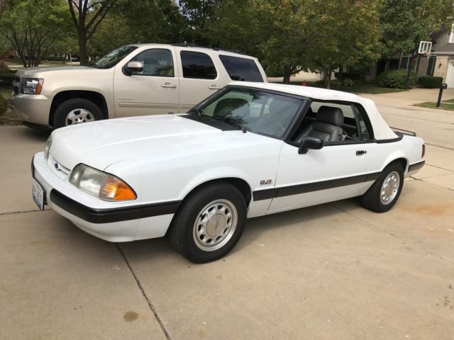 1989 White Ford Mustang Convertible