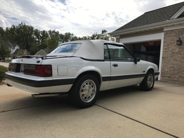 1989 White Ford Mustang Convertible