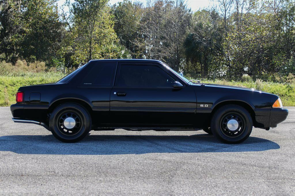 1989 Black Ford Mustang 2d Coupe