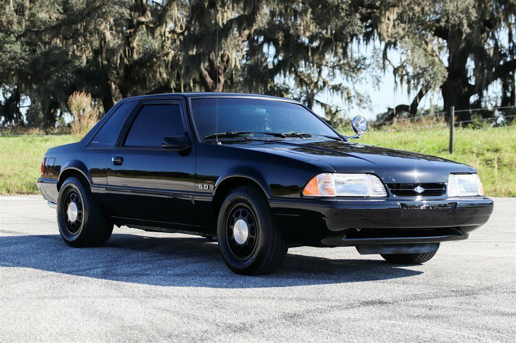 1989 Black Ford Mustang 2d Coupe