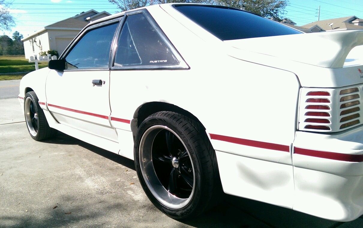 1989 White Ford Mustang