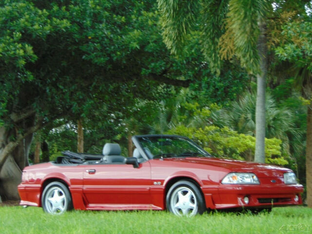 1989 Red Ford Mustang