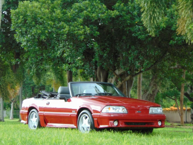 1989 Red Ford Mustang