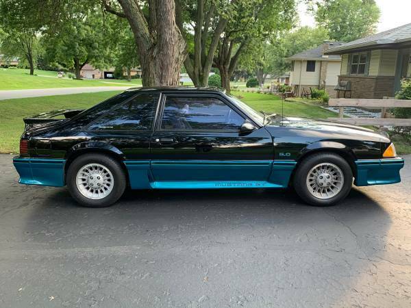 1989 Black Ford Mustang Hatchback
