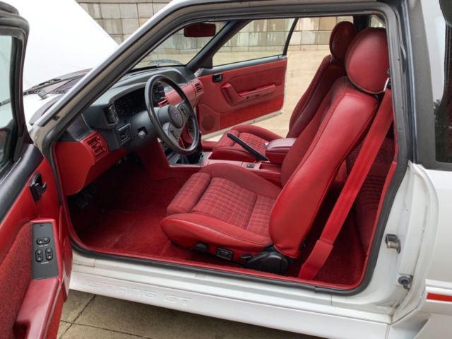 1989 White Ford Mustang Coupe