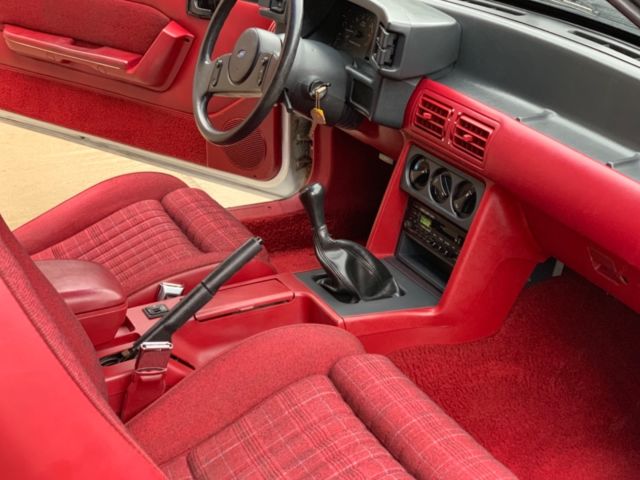 1989 White Ford Mustang Coupe