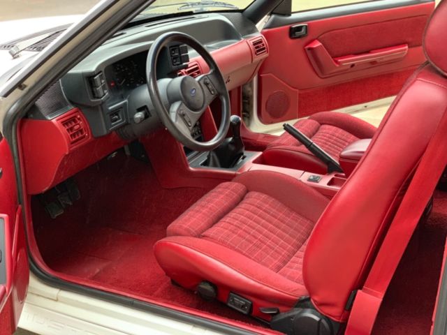 1989 White Ford Mustang Coupe