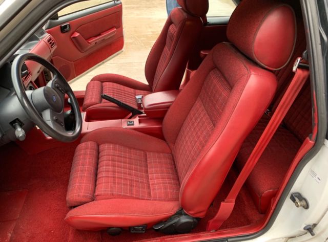 1989 White Ford Mustang Coupe